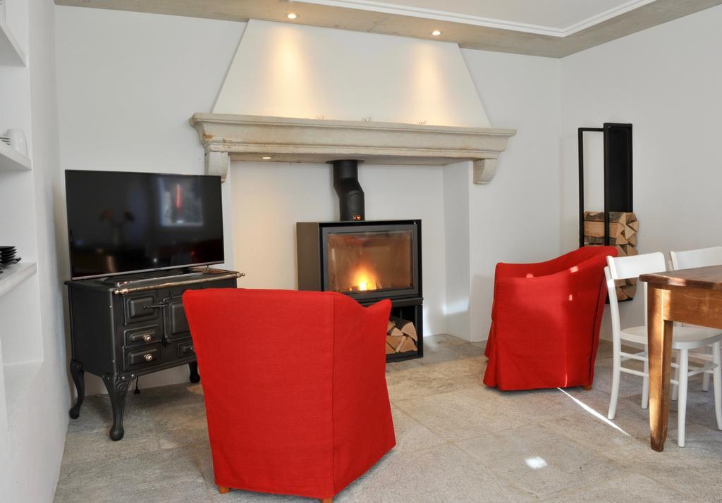 Myverzasca Resort Casa Rossa Brione  Szoba fotó